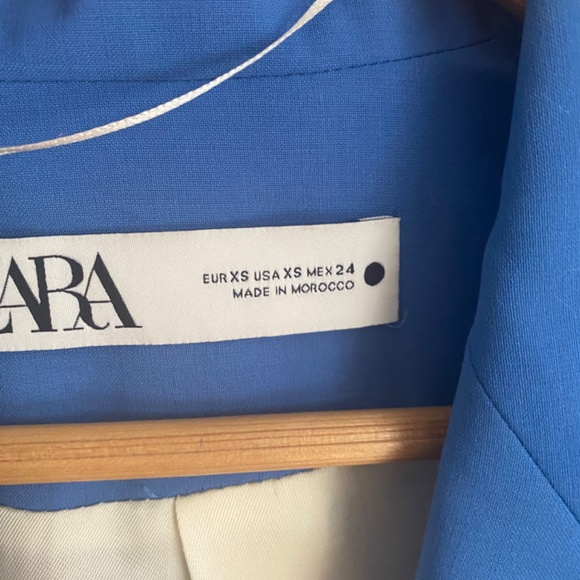 Blazer - Picture 4 of 4